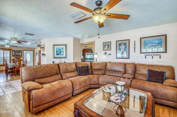 $289,000 | 916 Mike Maros Street, Fabens, TX 79838