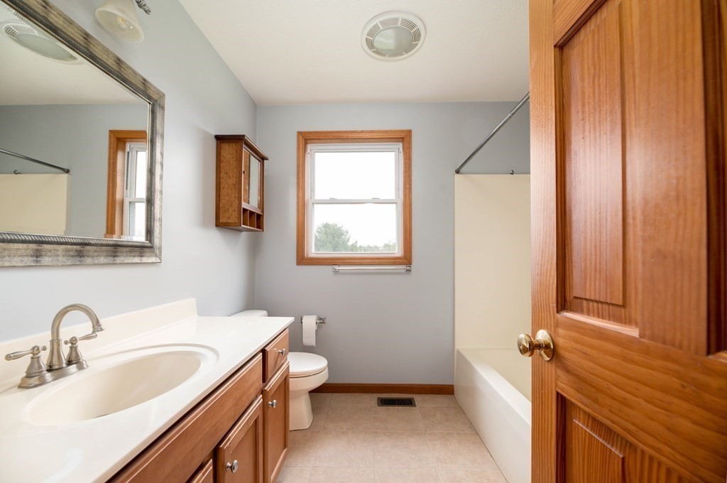 125 Clark Road Shirley, MA 01464 - Photo 20 of 32