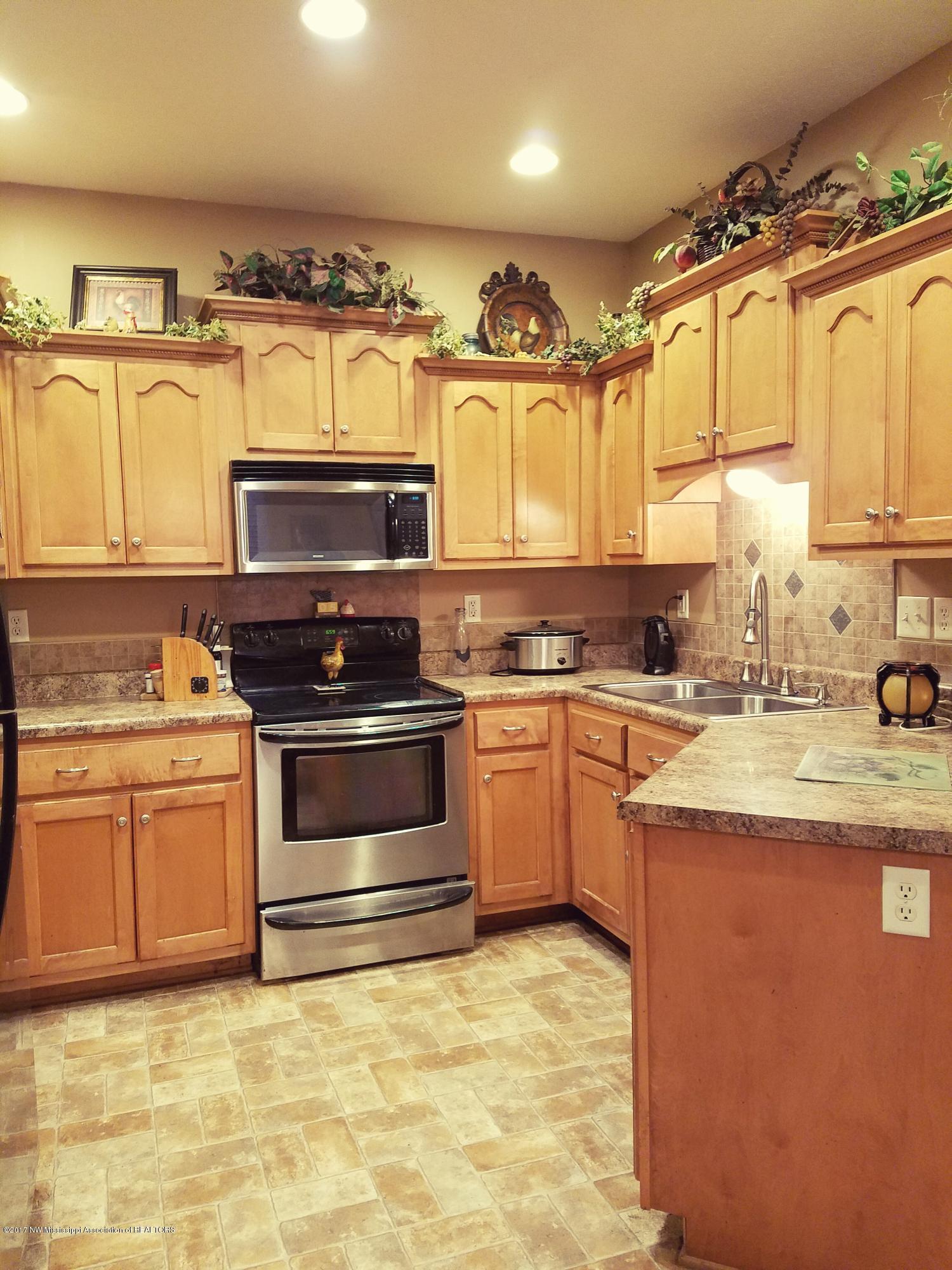 7513 Grass Pond Road Hernando, MS 38632 - Photo 3 of 14 20170316_204035