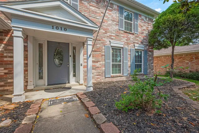 a view of entrance front of house