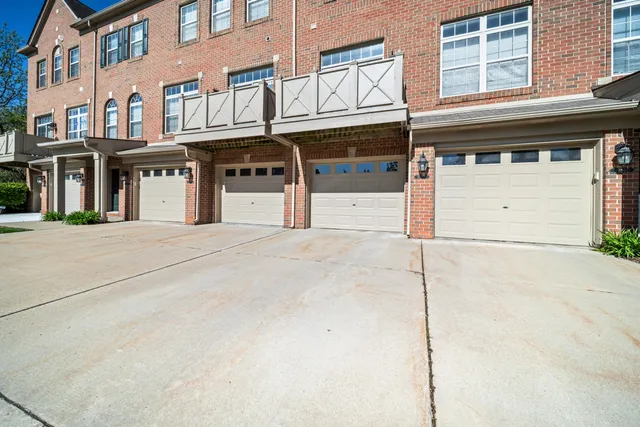 $309,900 | 39858 Rockcrest Circle, Northville, MI 48168