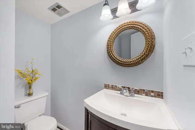 $544,900 | 14839 Maidstone Court, Centreville, VA 20120