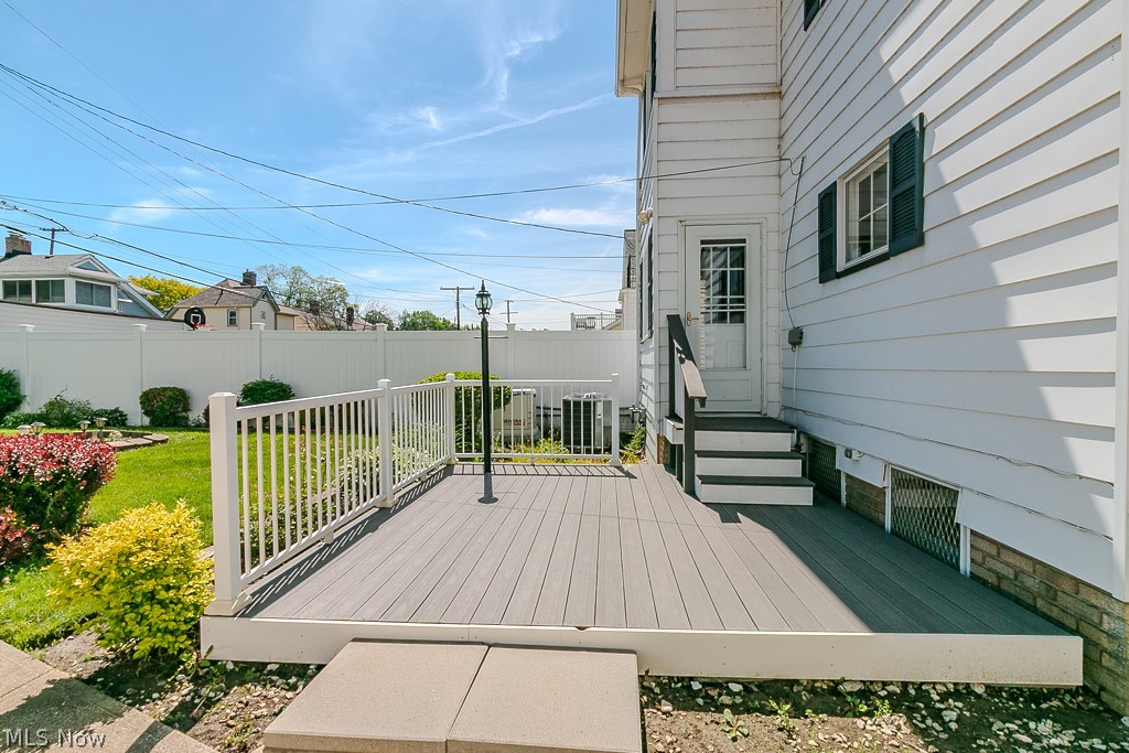 17709 Crestland Road Cleveland, OH 44119 - Photo 9 of 42 Trex Deck