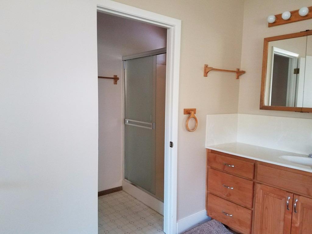 1359 Camp Baker Road Phoenix, OR 97535 - Photo 8 of 14 master bath with walk in shower