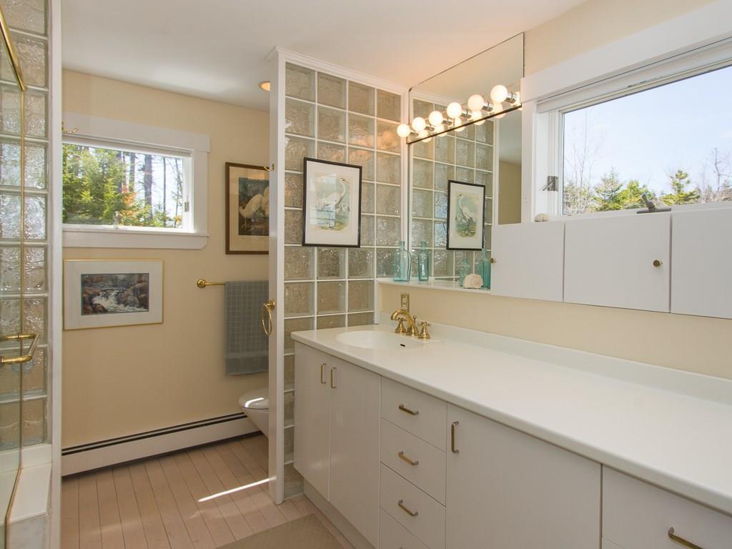 195 Roaring Spout Road Tenants Harbor, ME 04860 - Photo 12 of 32 Bathroom
