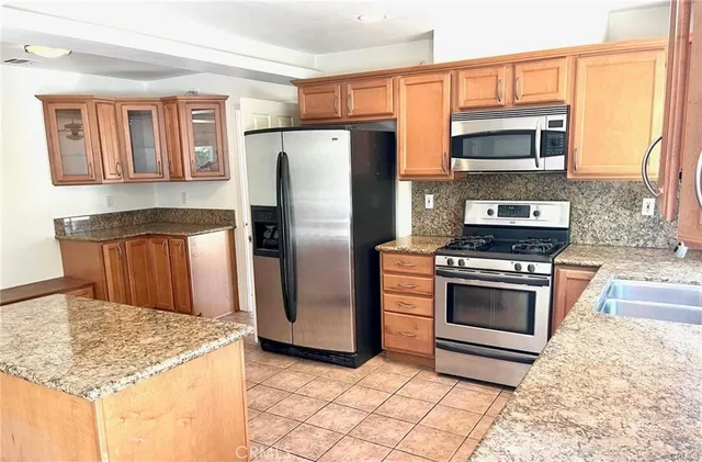 $5,000 | 290 Parkview Drive, Oak Park, CA 91377