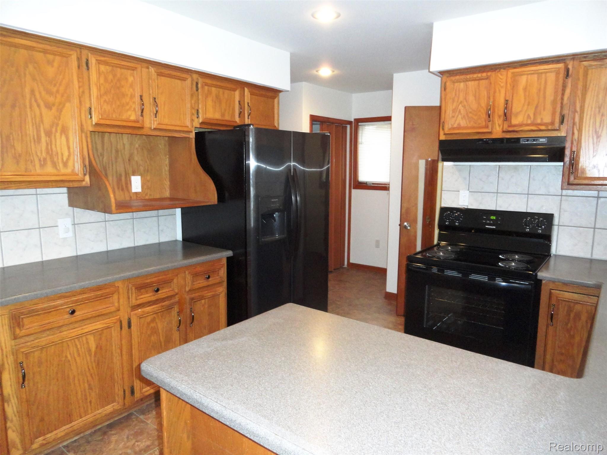 2951 Walbridge Drive Rochester, MI 48307 - Photo 8 of 20 8.JPG