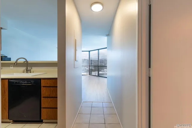 $2,250 | 930 Kaheka Street, Unit 1204, Honolulu, HI 96814