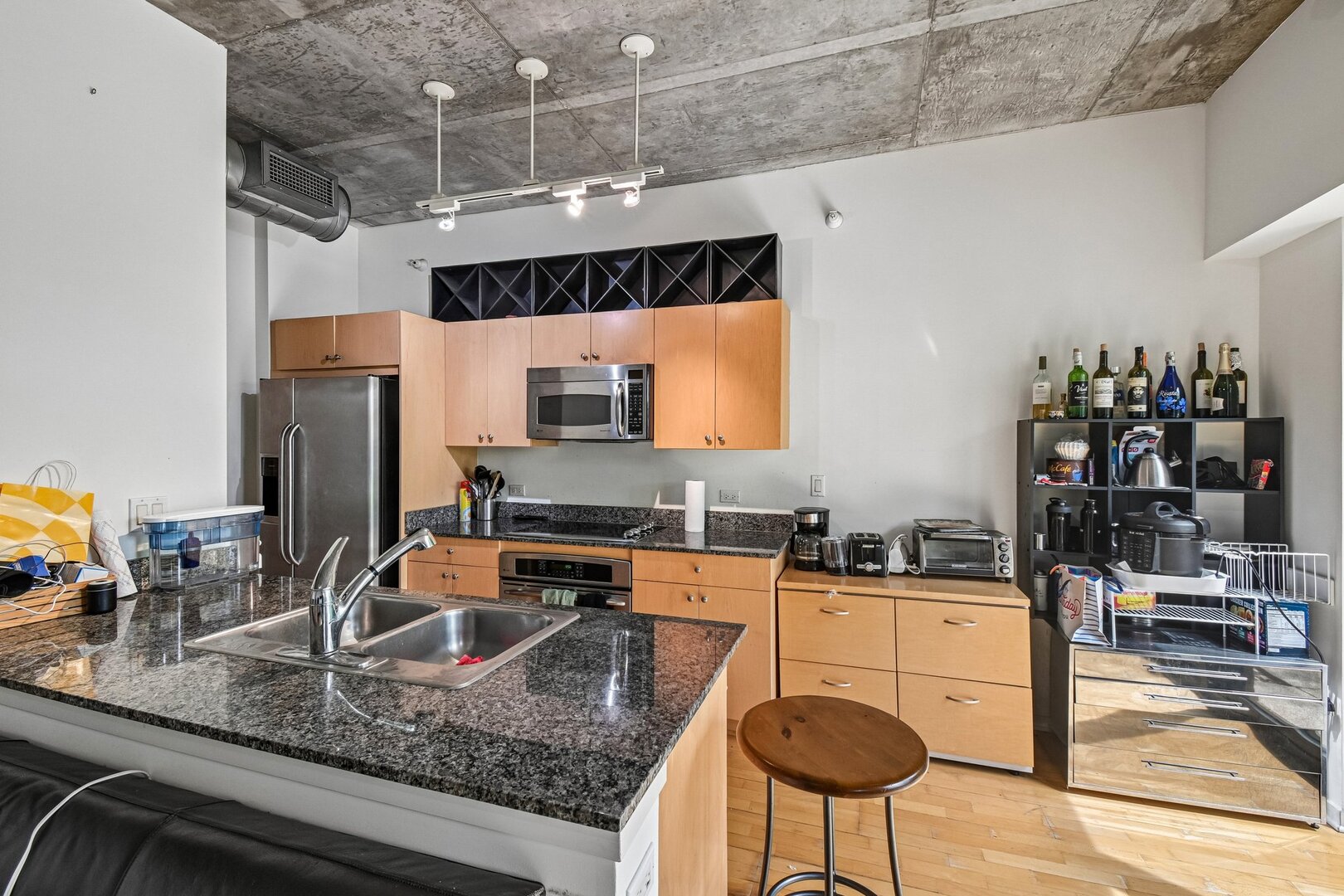 807 Davis Street, Unit 314 Evanston, IL 60201 - Photo 9 of 29