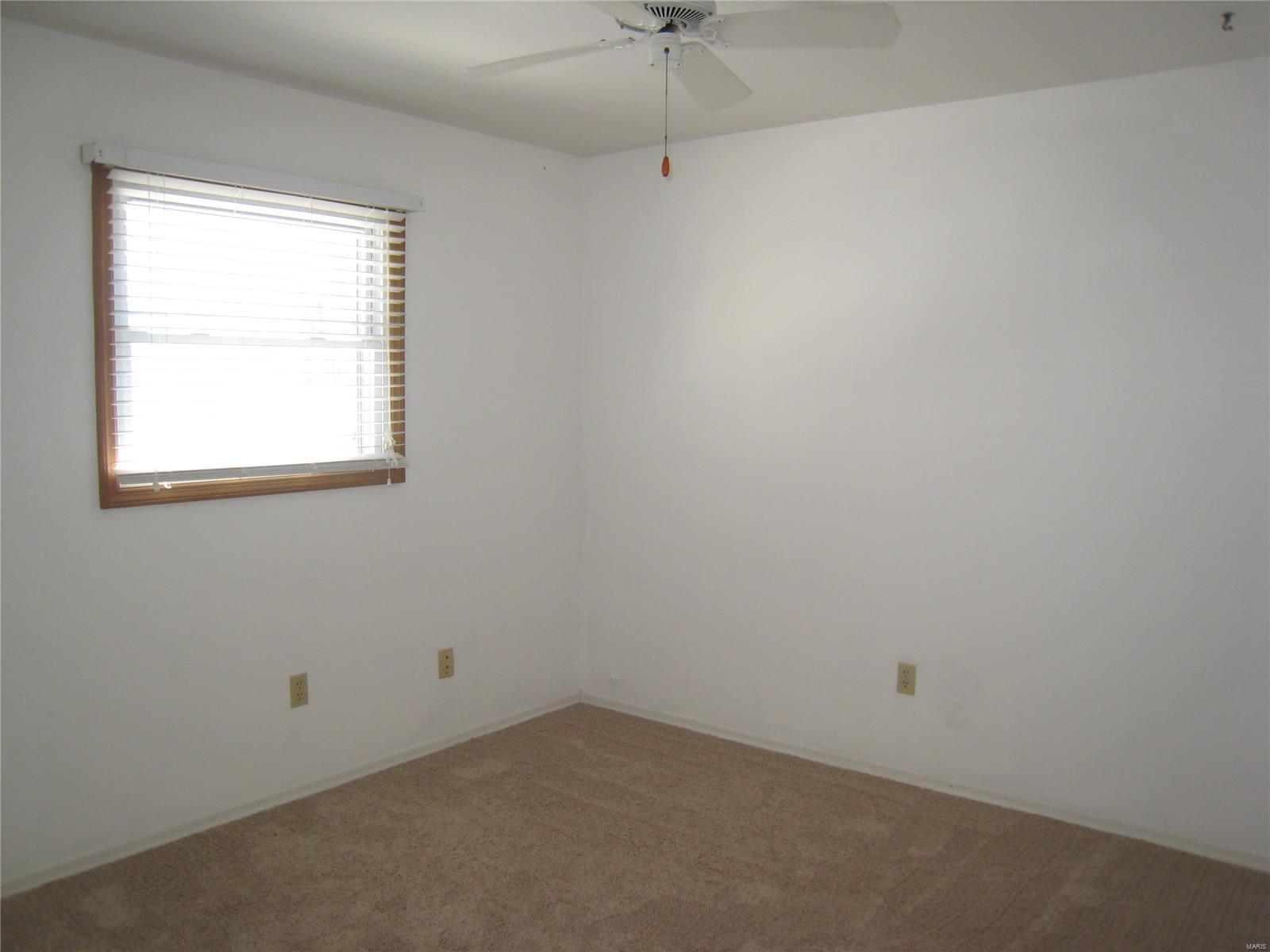 424 Hunters Ridge St. Charles, MO 63301 - Photo 14 of 19 Gallery Image 14