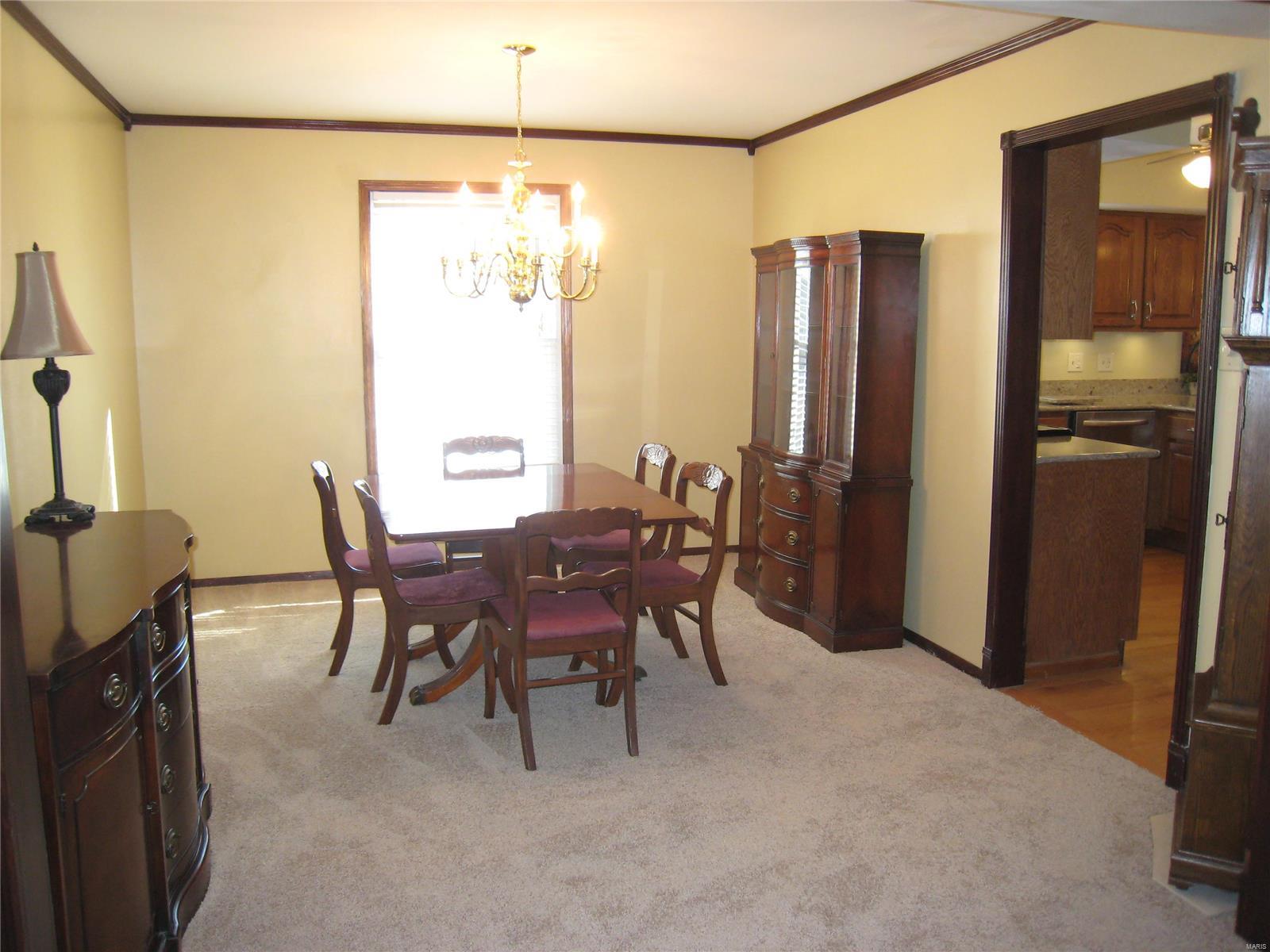 424 Hunters Ridge St. Charles, MO 63301 - Photo 3 of 19 Gallery Image 3