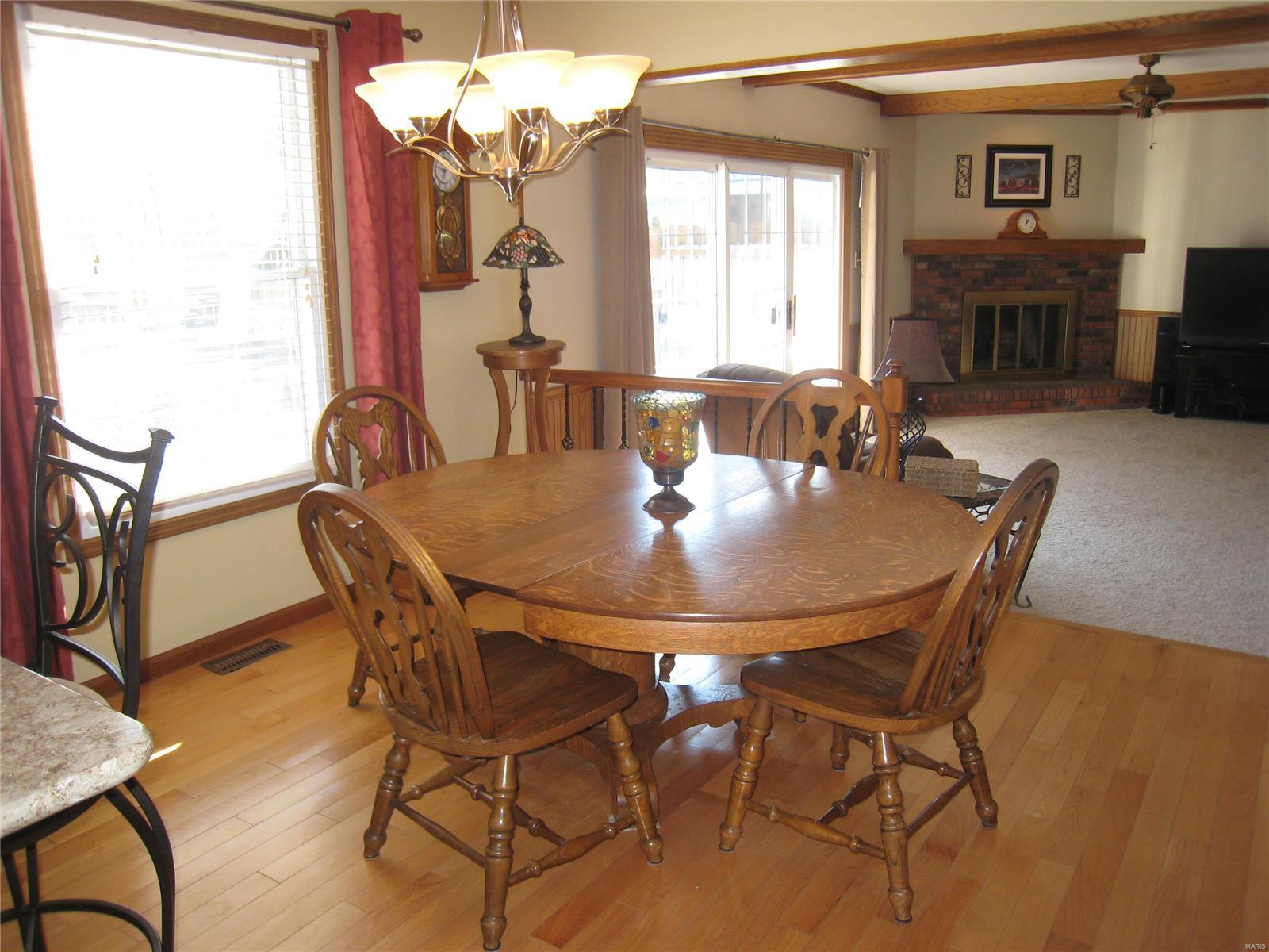 424 Hunters Ridge St. Charles, MO 63301 - Photo 5 of 19 Gallery Image 5