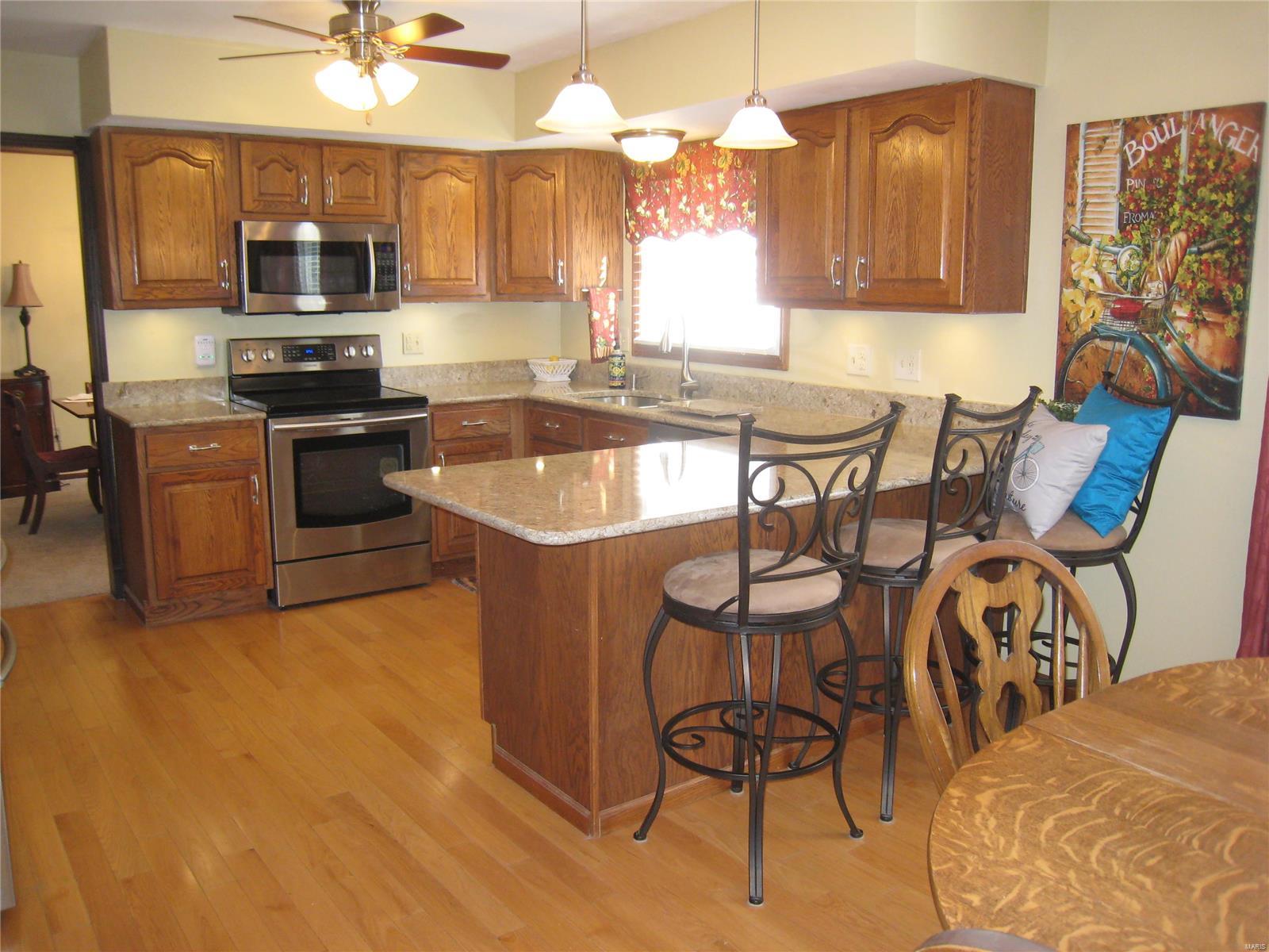 424 Hunters Ridge St. Charles, MO 63301 - Photo 7 of 19 Gallery Image 7