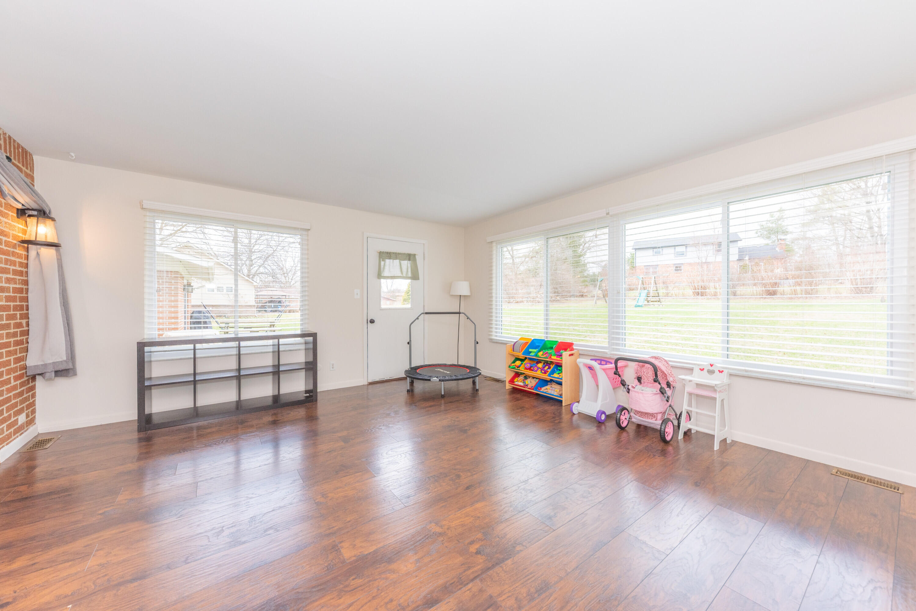 11021 Culver Road Brighton, MI 48114 - Photo 11 of 42 016_8