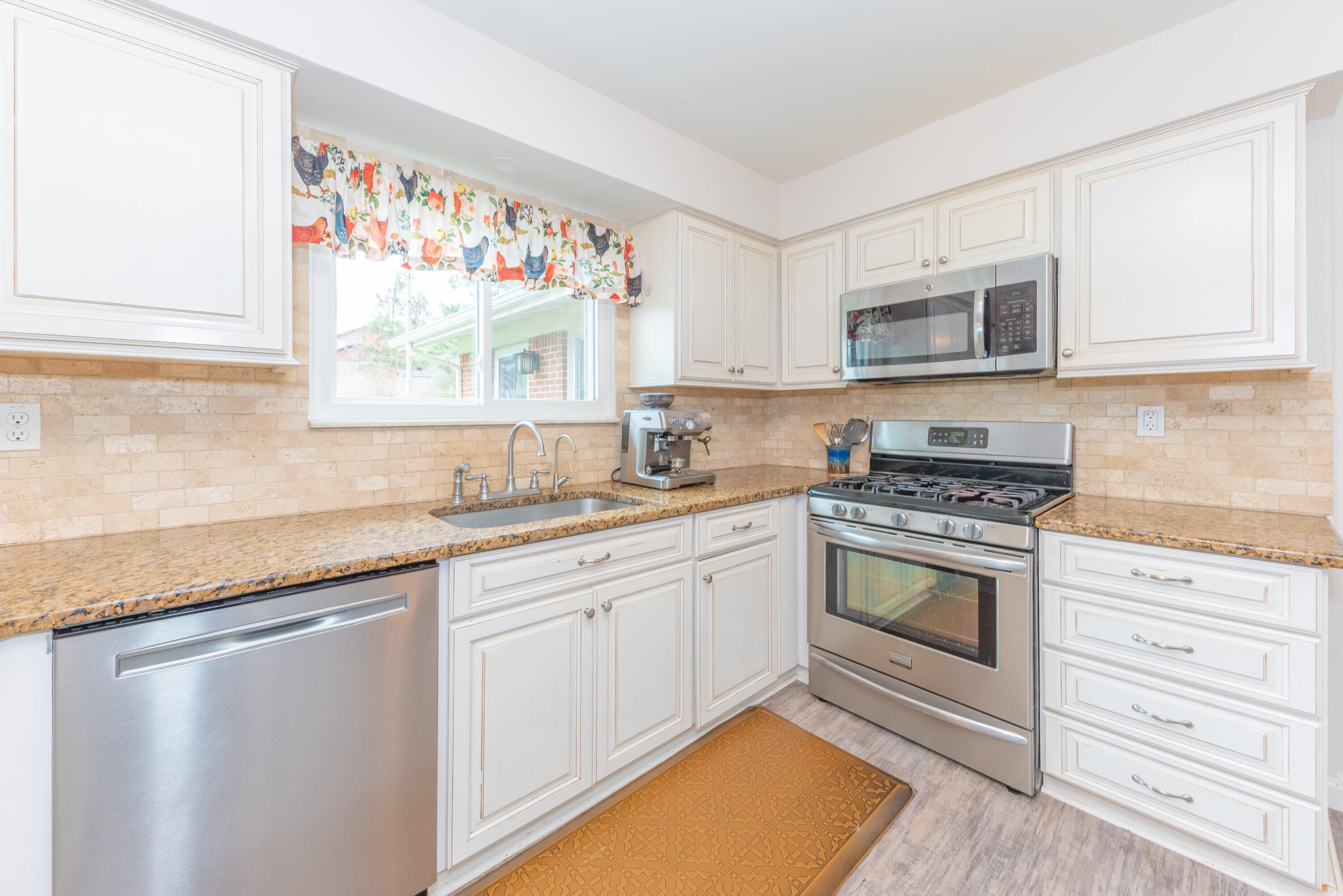 11021 Culver Road Brighton, MI 48114 - Photo 13 of 42 018_10