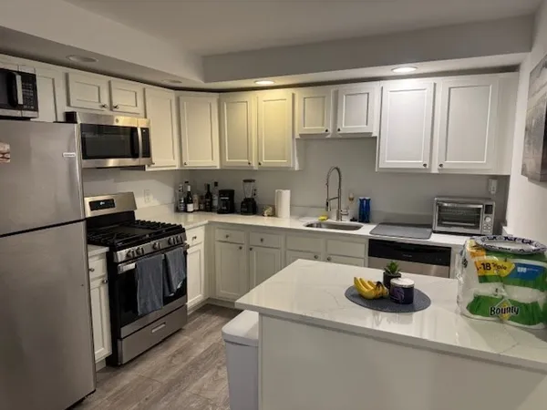 $2,950 | 21 Chauncy Street, Unit 1B, Cambridge, MA 02138