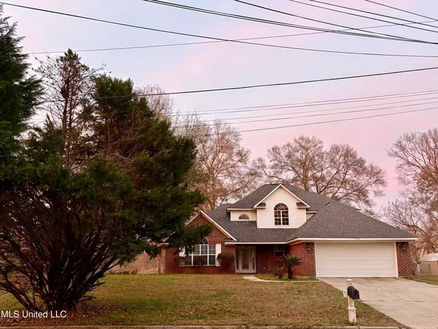 $257,000 | 101 Thistledown Drive, Natchez, MS 39120