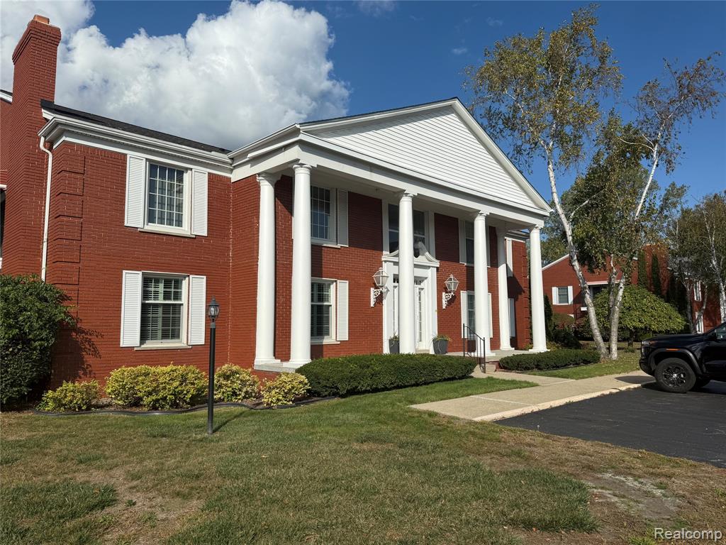19710 West 13 Mile Road, Unit 201 Franklin, MI 48025 - Photo 33 of 34