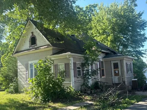 $67,600 | 512 Park Avenue, Goodhue, MN 55027
