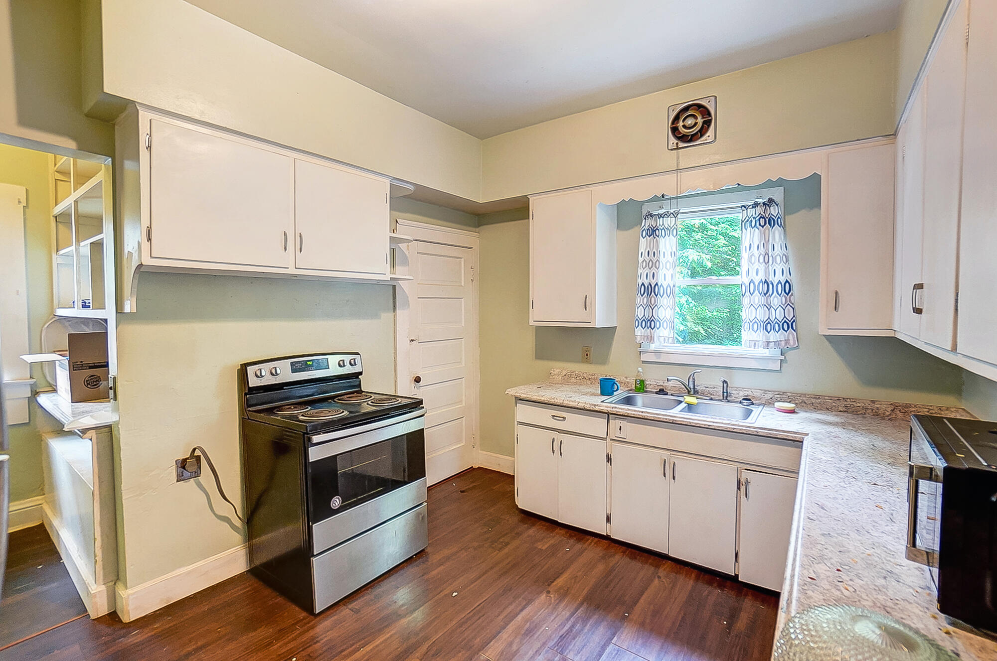 233 East Cecil Street Springfield, OH 45503 - Photo 8 of 24 Gallery Image 8