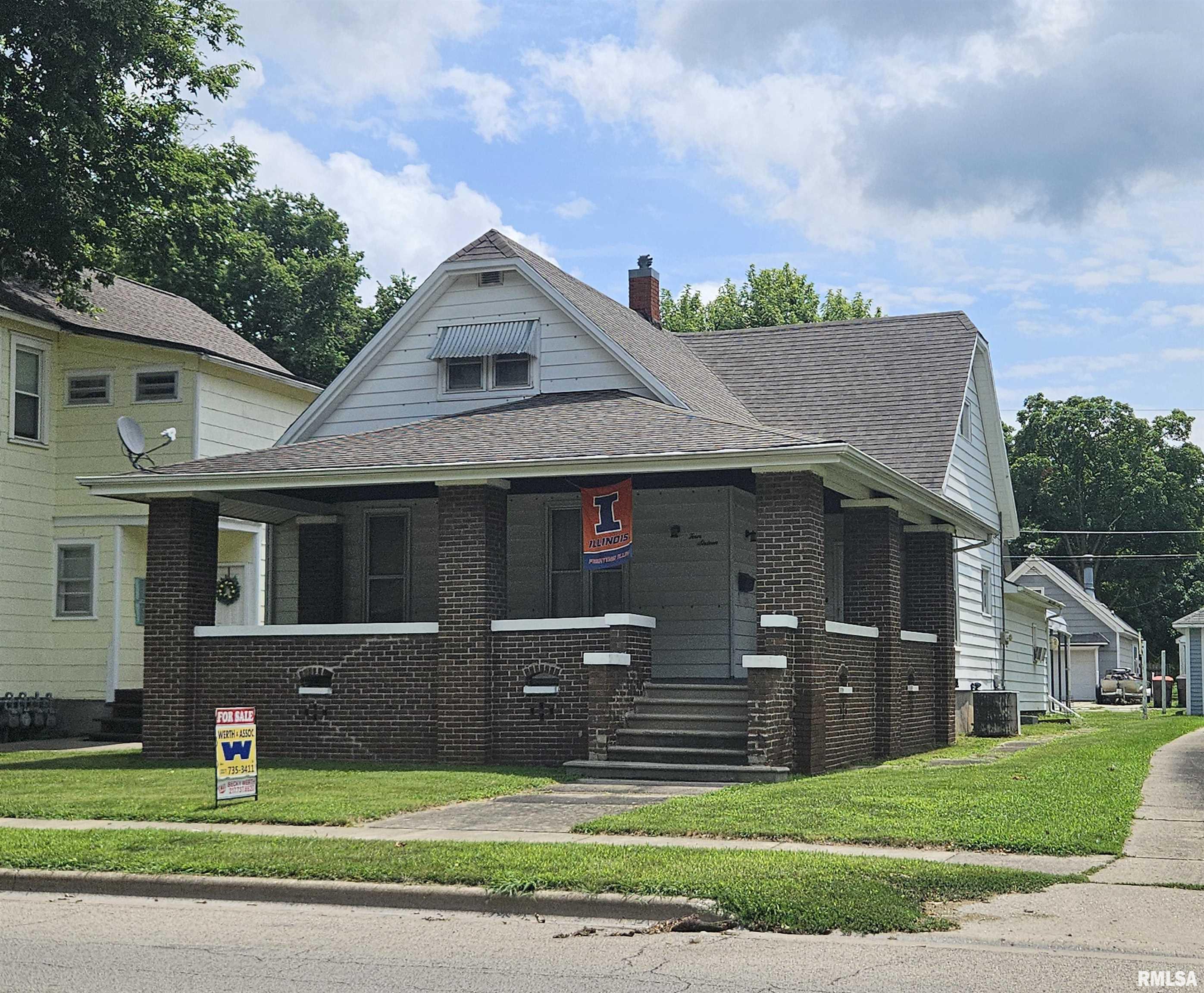 416 North Kickapoo Street Lincoln, IL 62656 - Photo 1 of 24 Gallery Image 1
