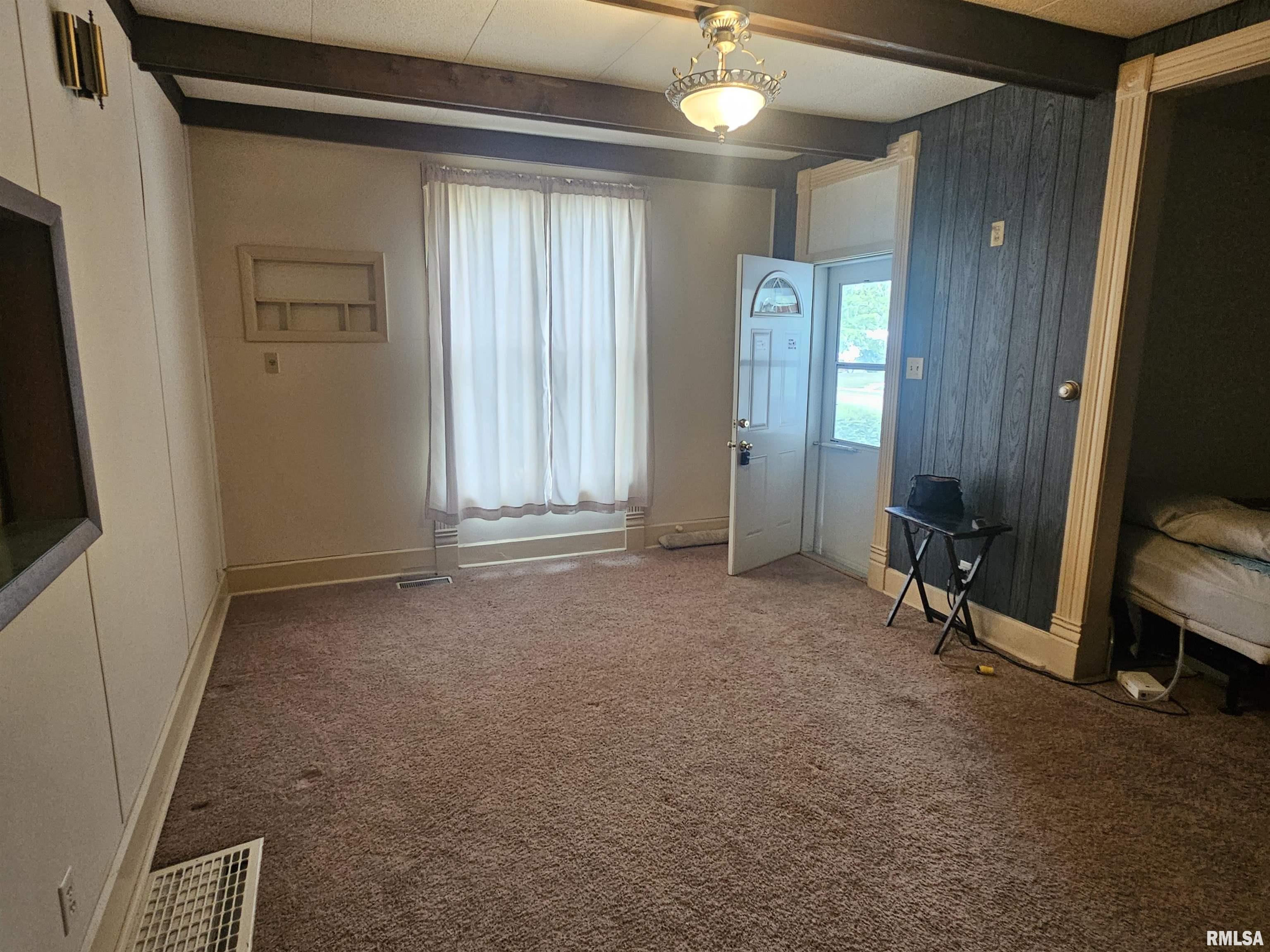 416 North Kickapoo Street Lincoln, IL 62656 - Photo 5 of 24 Gallery Image 5