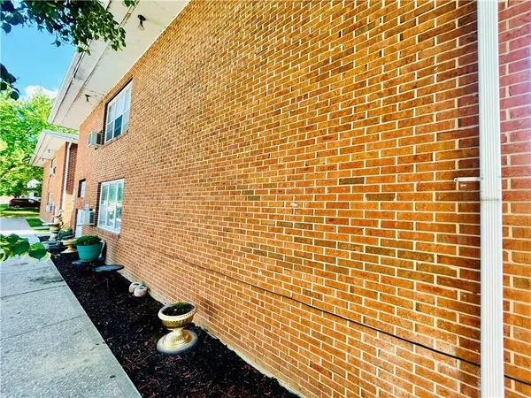 $1,400,000 | 207 South 5th Street, Louisiana, MO 63353