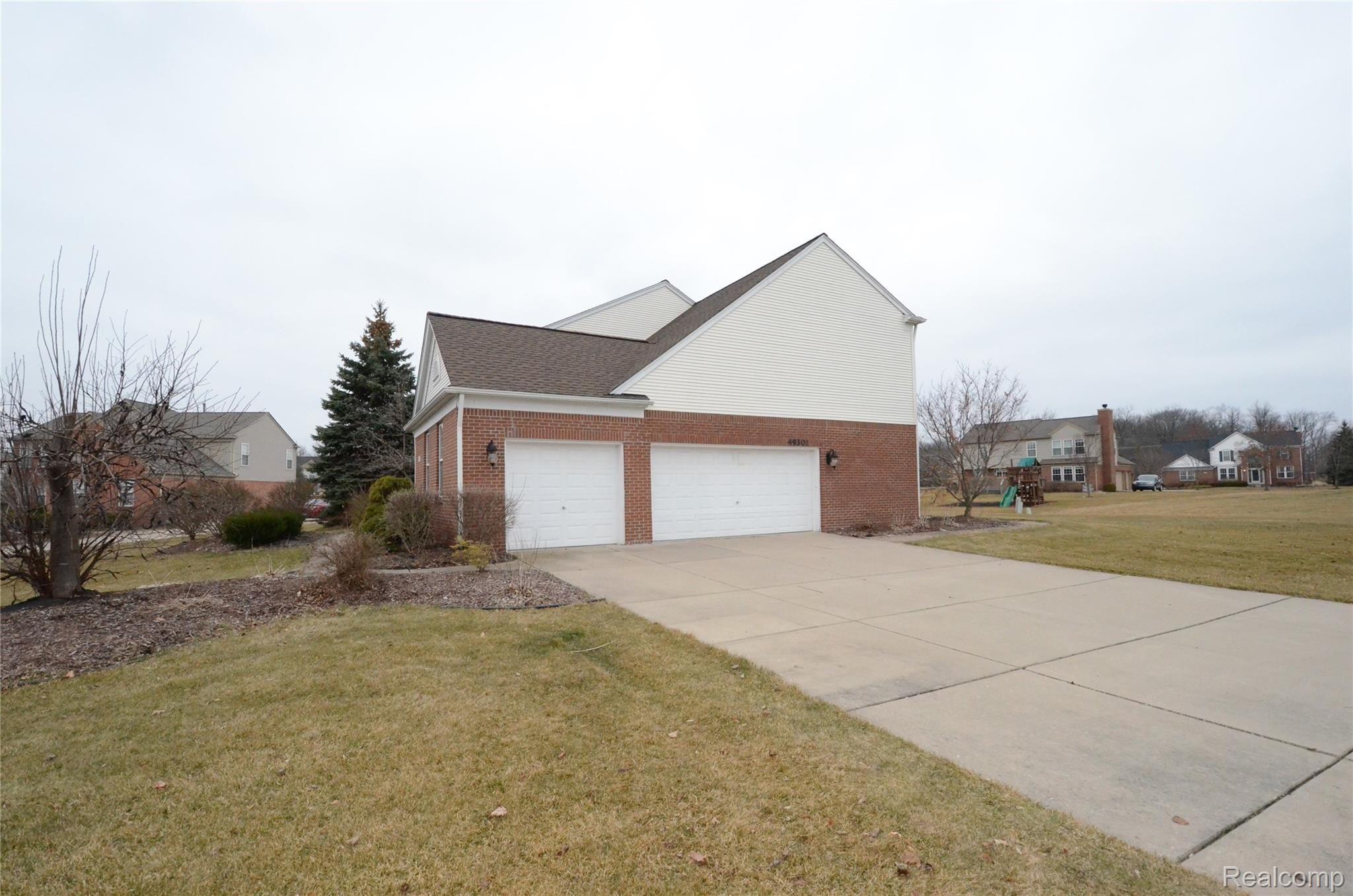 49301 Rockefeller Drive Canton, MI 48188 - Photo 55 of 58 DSC_9960.JPG