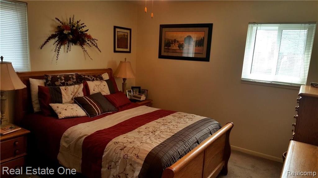 27667 Jean Road Warren, MI 48093 - Photo 25 of 26