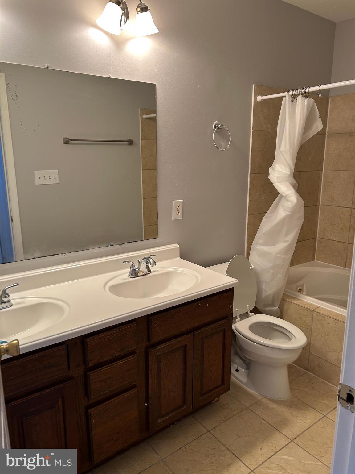1268 Washington Boulevard Baltimore, MD 21230 - Photo 12 of 23 Primary Bath w/Soak Tub