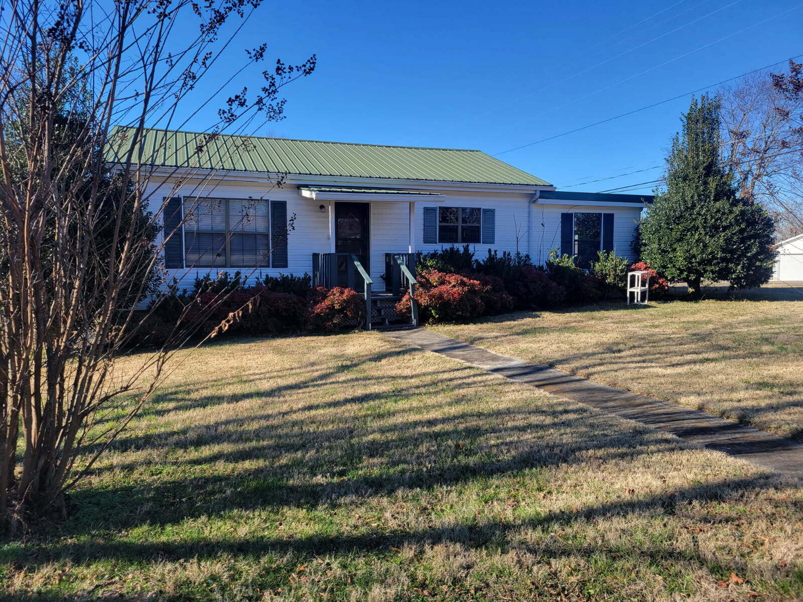 2804 Blackburn Road Southeast Cleveland, TN 37323 - Photo 6 of 18 2824 Blackburn Front of house #3