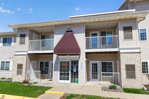 $174,500 | 3714 9th Street Northwest, Unit B, Rochester, MN 55901