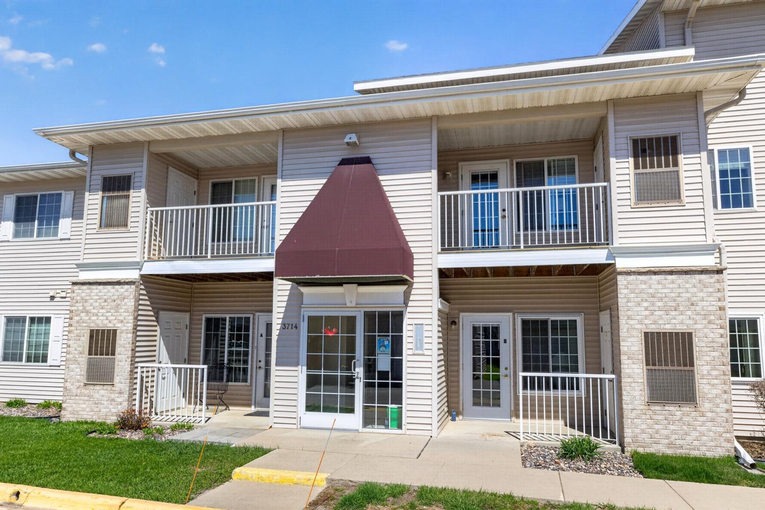 3714 9th Street Northwest, Unit B Rochester, MN 55901 - Photo 2 of 17
