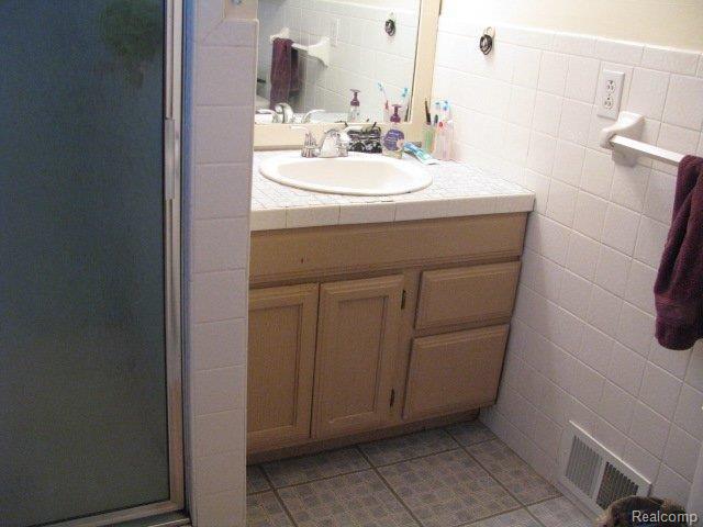 16739 27 Mile Road Ray, MI 48096 - Photo 13 of 25 Full Bath with Stall Shower