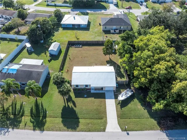 $319,900 | 3071 Southeast East Blackwell Drive, Port St. Lucie, FL 34952