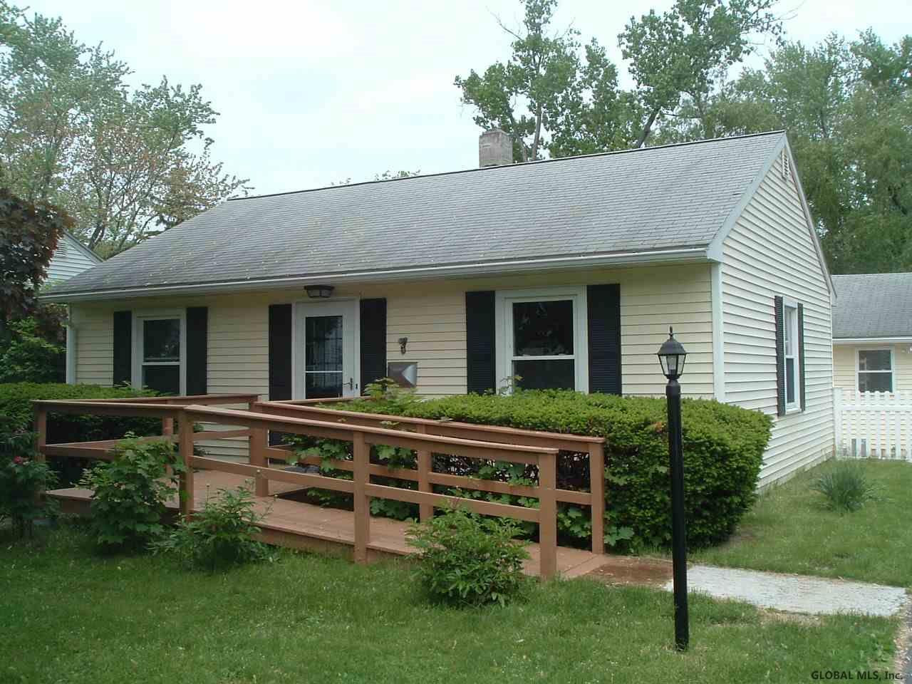 7 Wellington Road Bethlehem, NY 12054 - Photo 2 of 13 Photo 2
