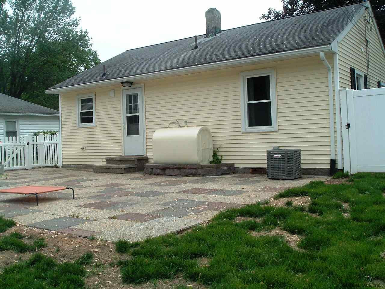 7 Wellington Road Bethlehem, NY 12054 - Photo 6 of 13 Photo 6