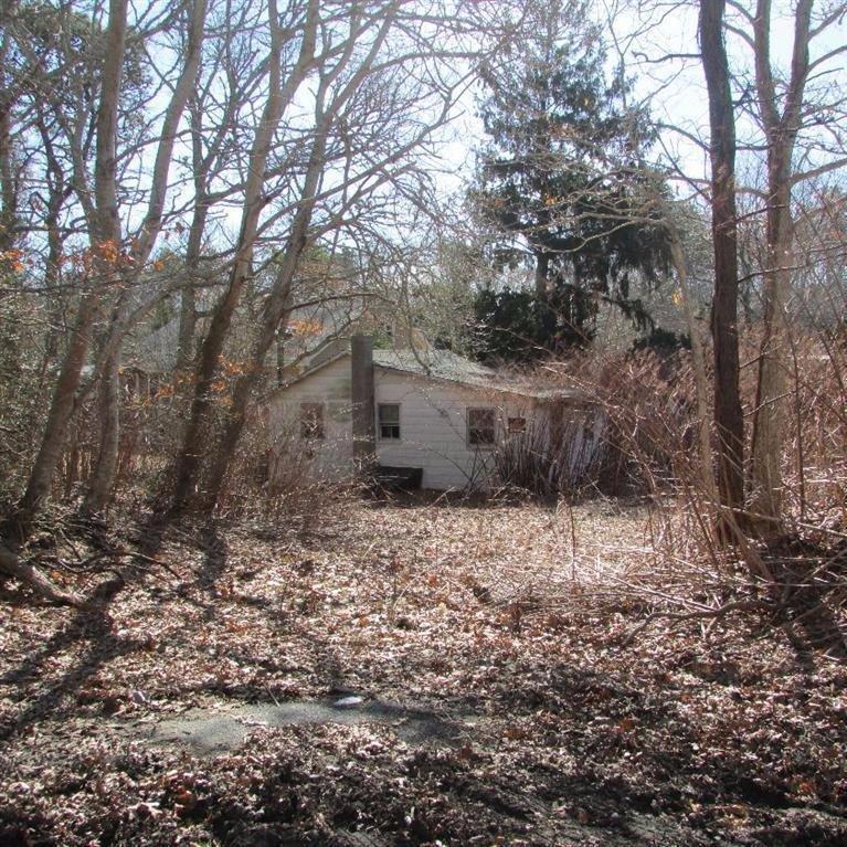 260 Strawberry Hill Road Barnstable, MA 02601 - Photo 1 of 12 Primary Photo