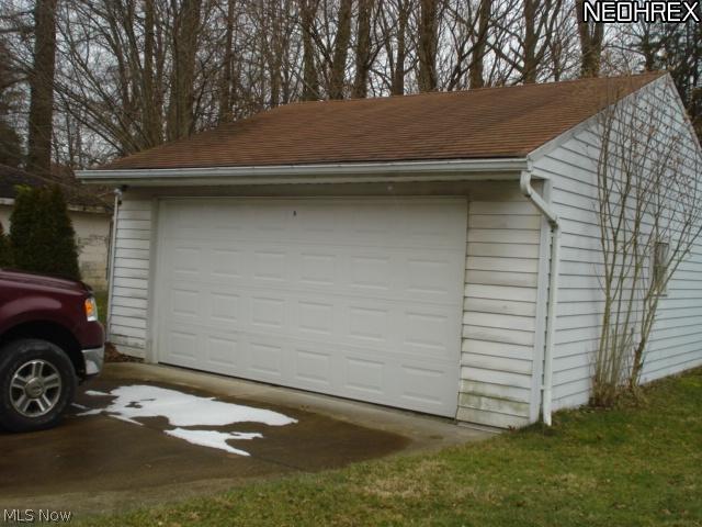 2419 Keystone Road Cleveland, OH 44134 - Photo 15 of 17 2-Car Garage