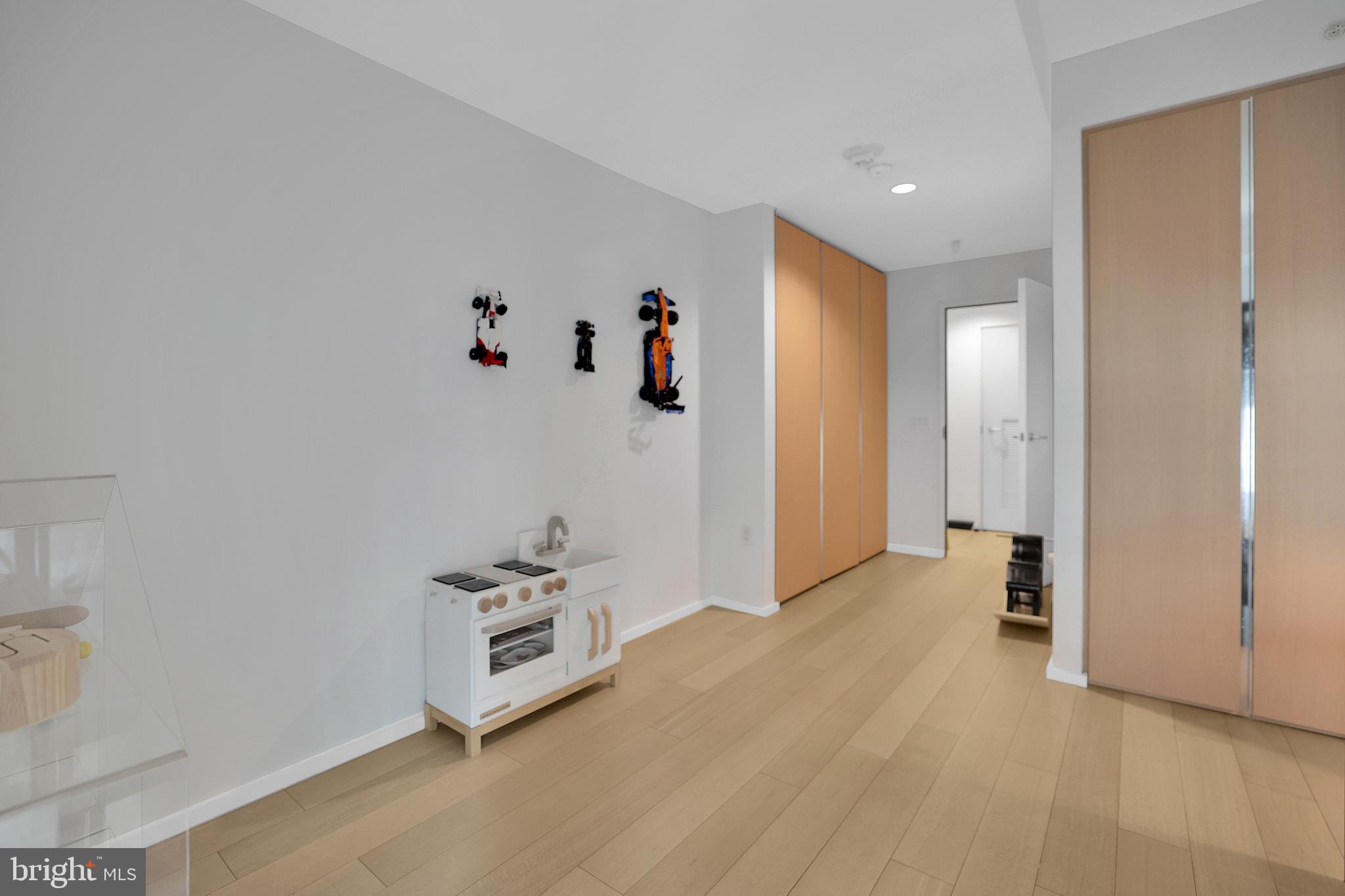 925 H Street Northwest, Unit 506 Washington, DC 20001 - Photo 19 of 36 a view of a livingroom with an empty space