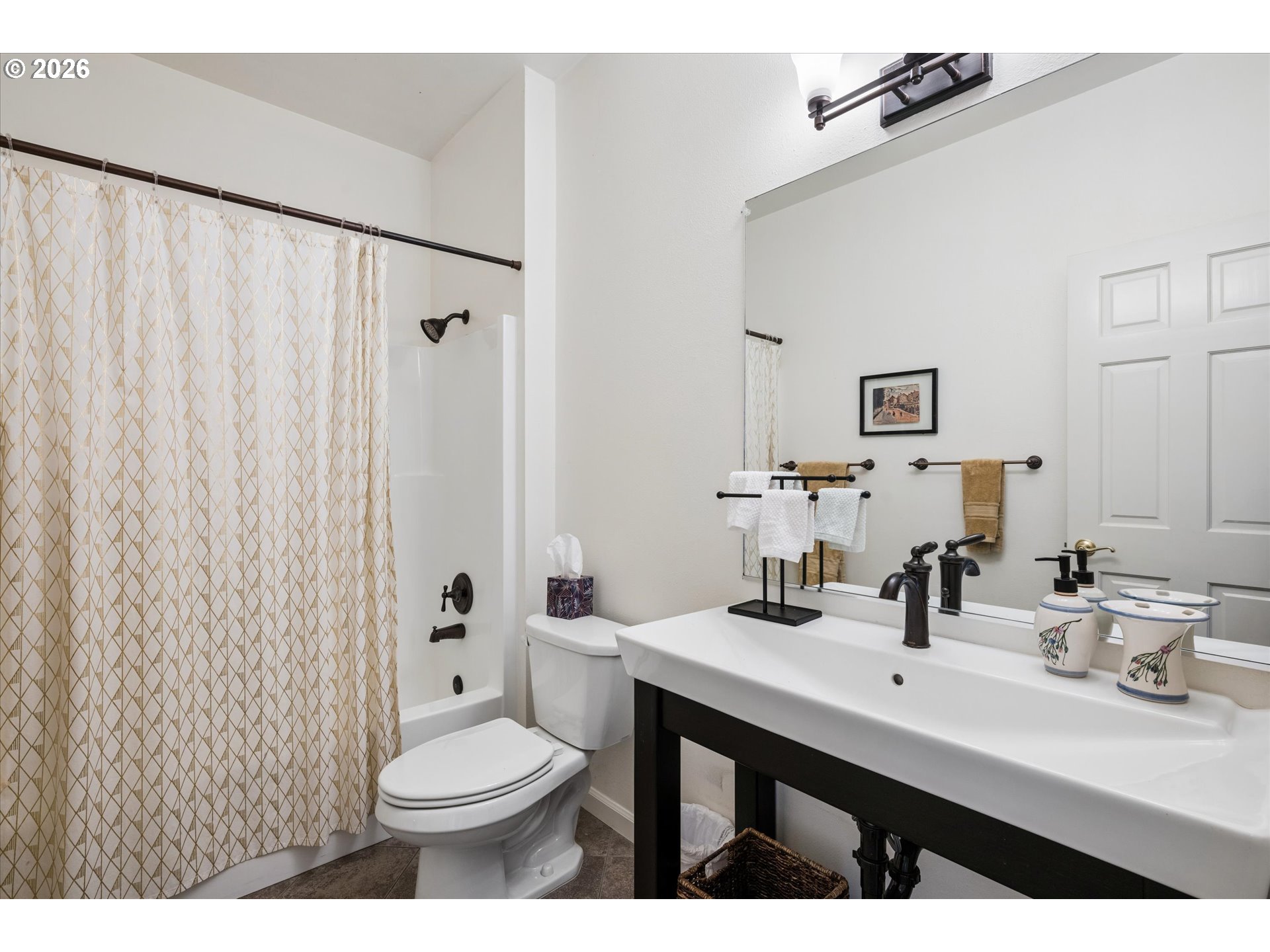 599 Wimbledon Court Eugene, OR 97401 - Photo 24 of 45 a bathroom with a sink toilet and shower