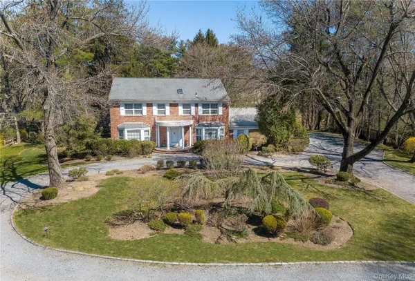 $2,499,000 | 18 Quaker Ridge Drive, Glen Head, NY 11545