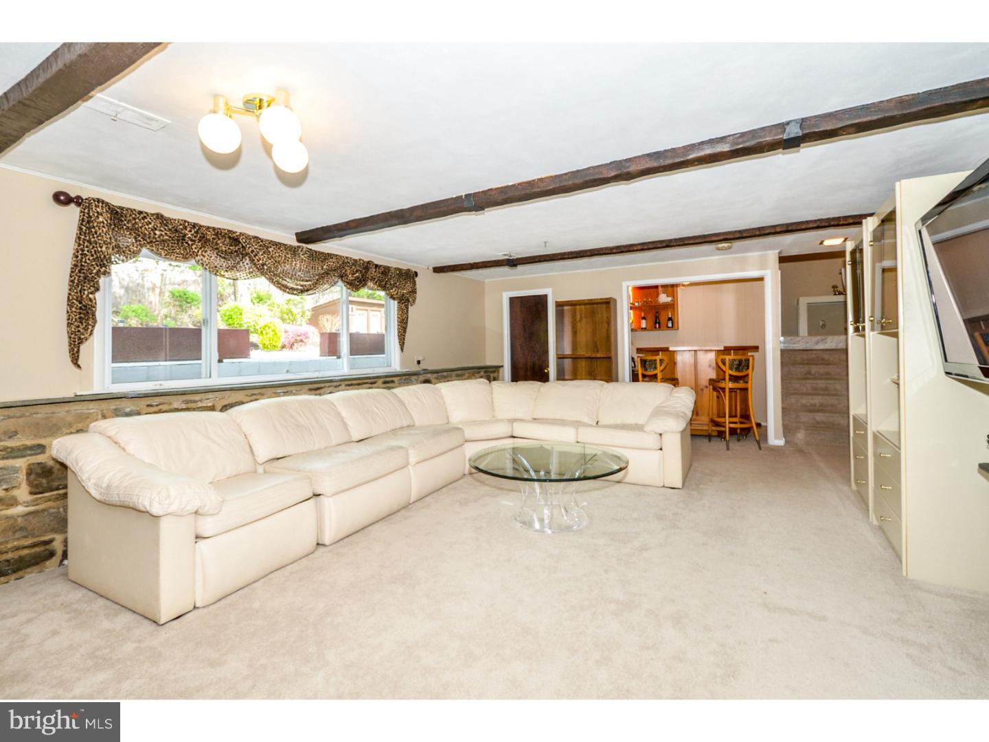 1231 Fleetwood Road Rydal, PA 19046 - Photo 14 of 25 Family Room