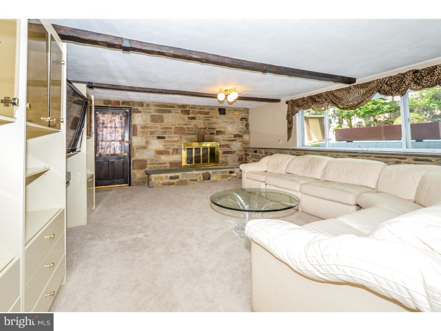 1231 Fleetwood Road Rydal, PA 19046 - Photo 15 of 25 Family Room