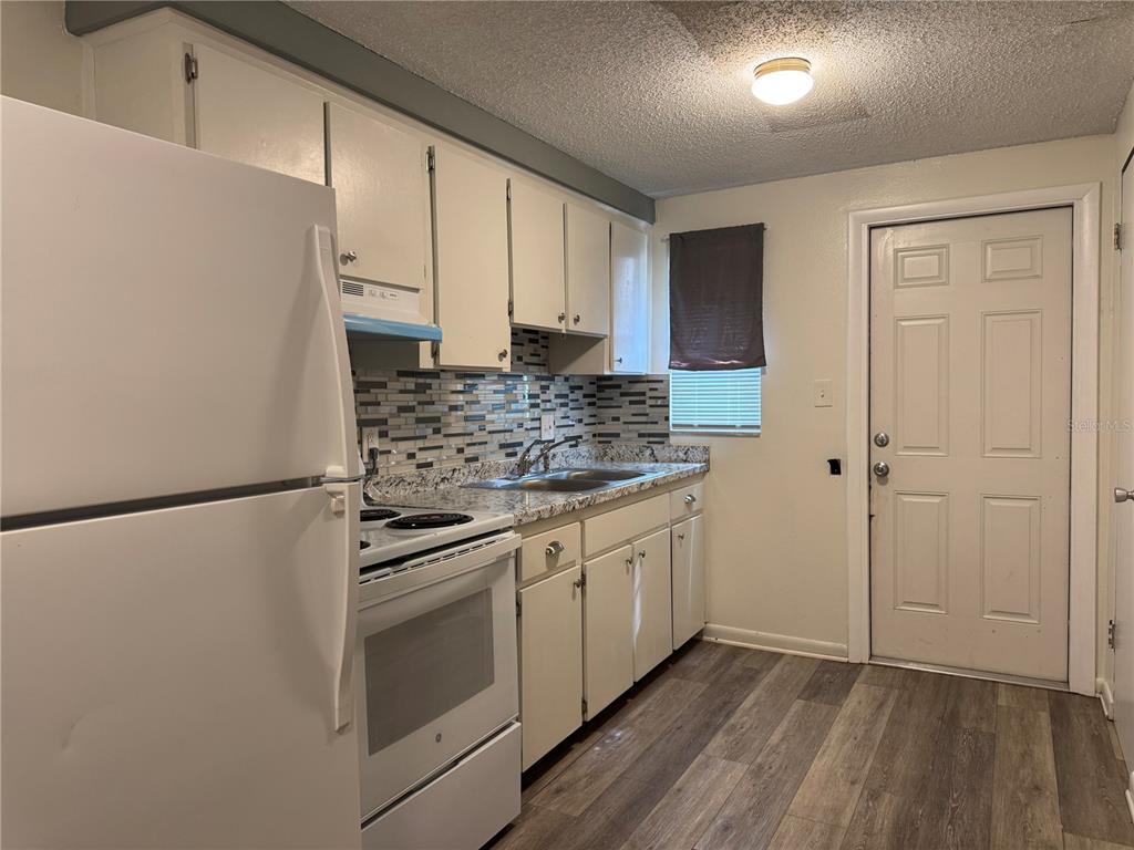 1004 Melrose Street, Unit B Seffner, FL 33584 - Photo 8 of 13