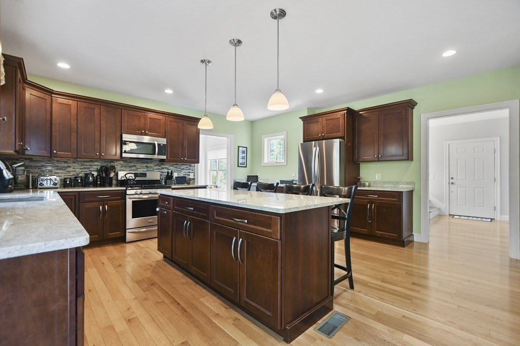 54 Absolom Way Hanover, MA 02339 - Photo 12 of 42 Gallery Image 12