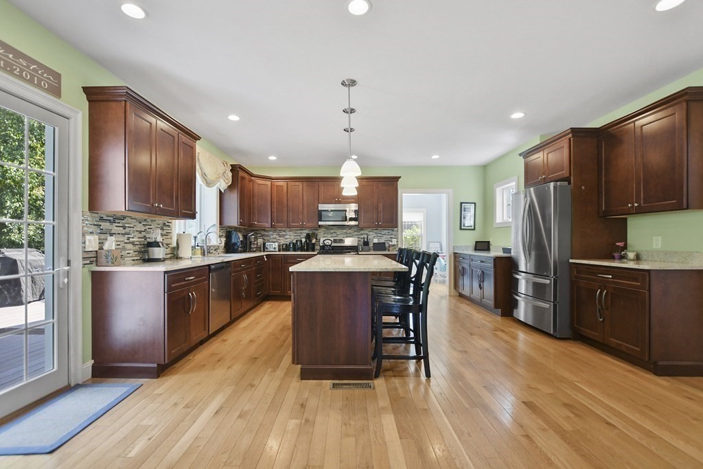 54 Absolom Way Hanover, MA 02339 - Photo 10 of 42 Gallery Image 10