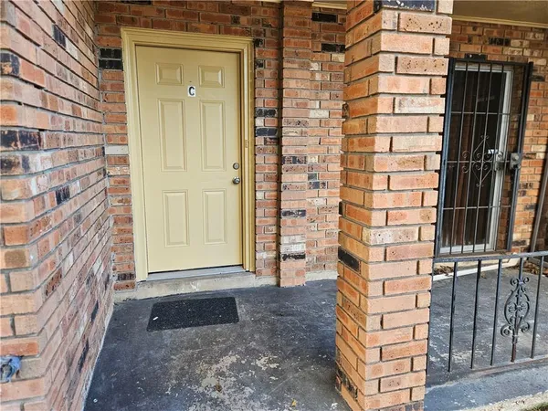 $1,500 | 11040 Roger Drive, Unit C, New Orleans, LA 70127