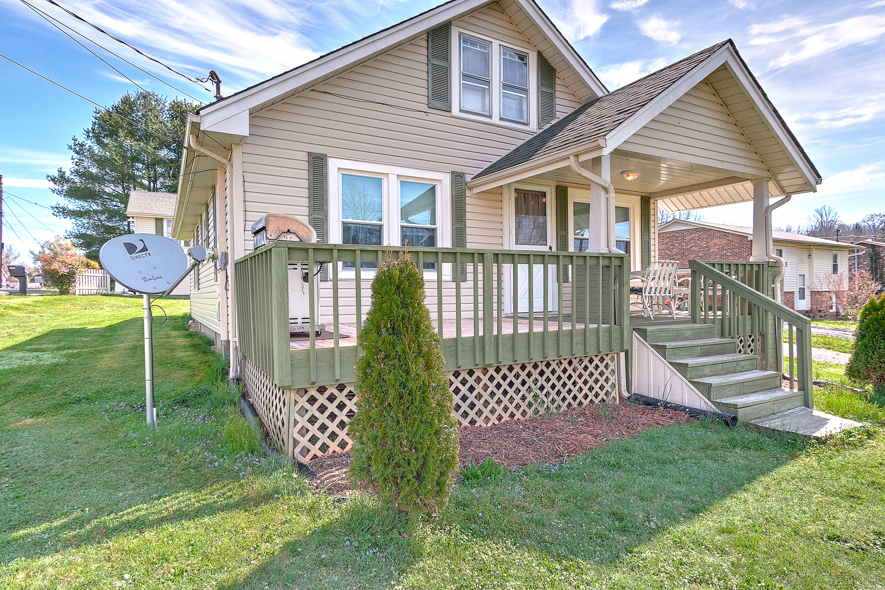 2138 6th Street Bristol, TN 37620 - Photo 1 of 44 exterior_mls-1