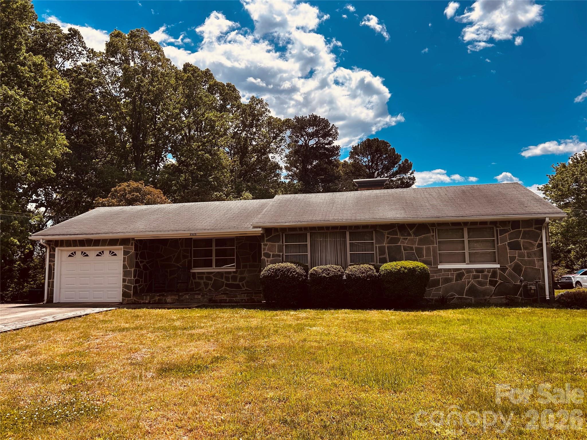 2525 13th Avenue Southwest Hickory, NC 28602 - Photo 2 of 17